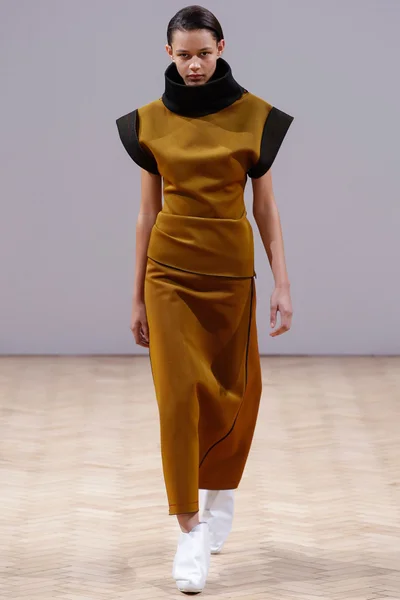 Look 5